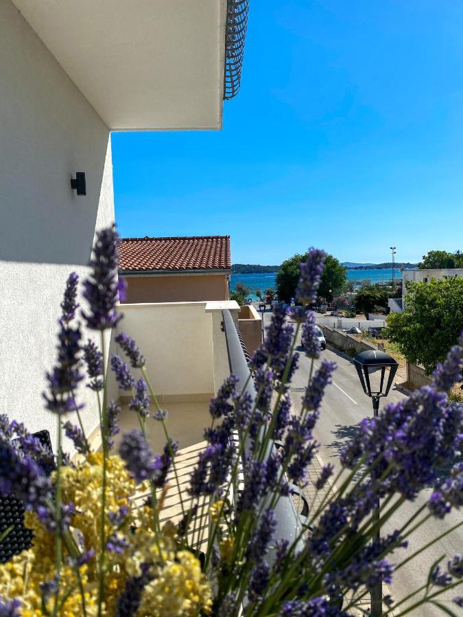 Apartments Dalmatino Vodice Buitenkant foto