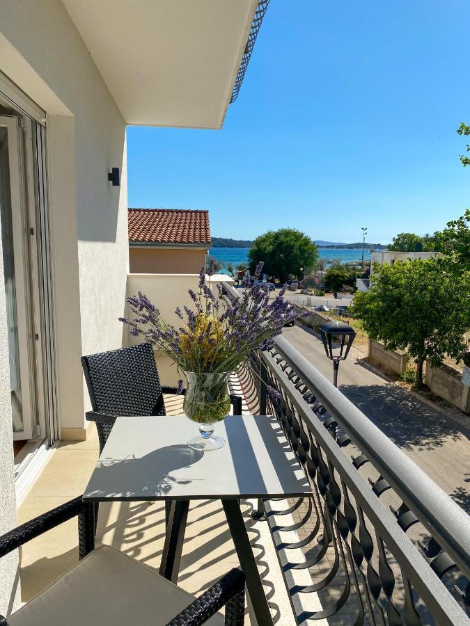 Apartments Dalmatino Vodice Buitenkant foto