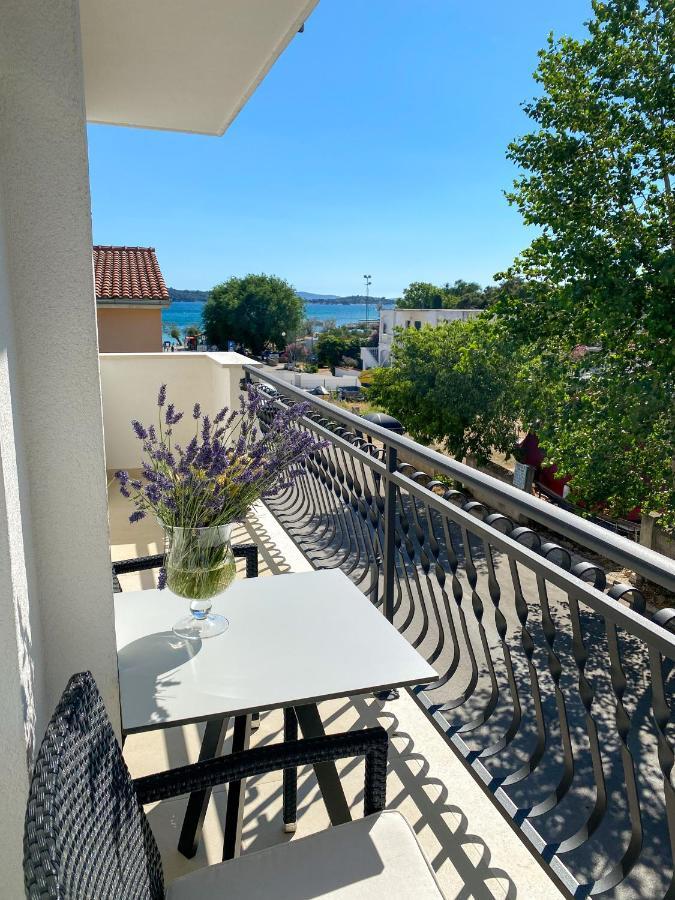 Apartments Dalmatino Vodice Buitenkant foto