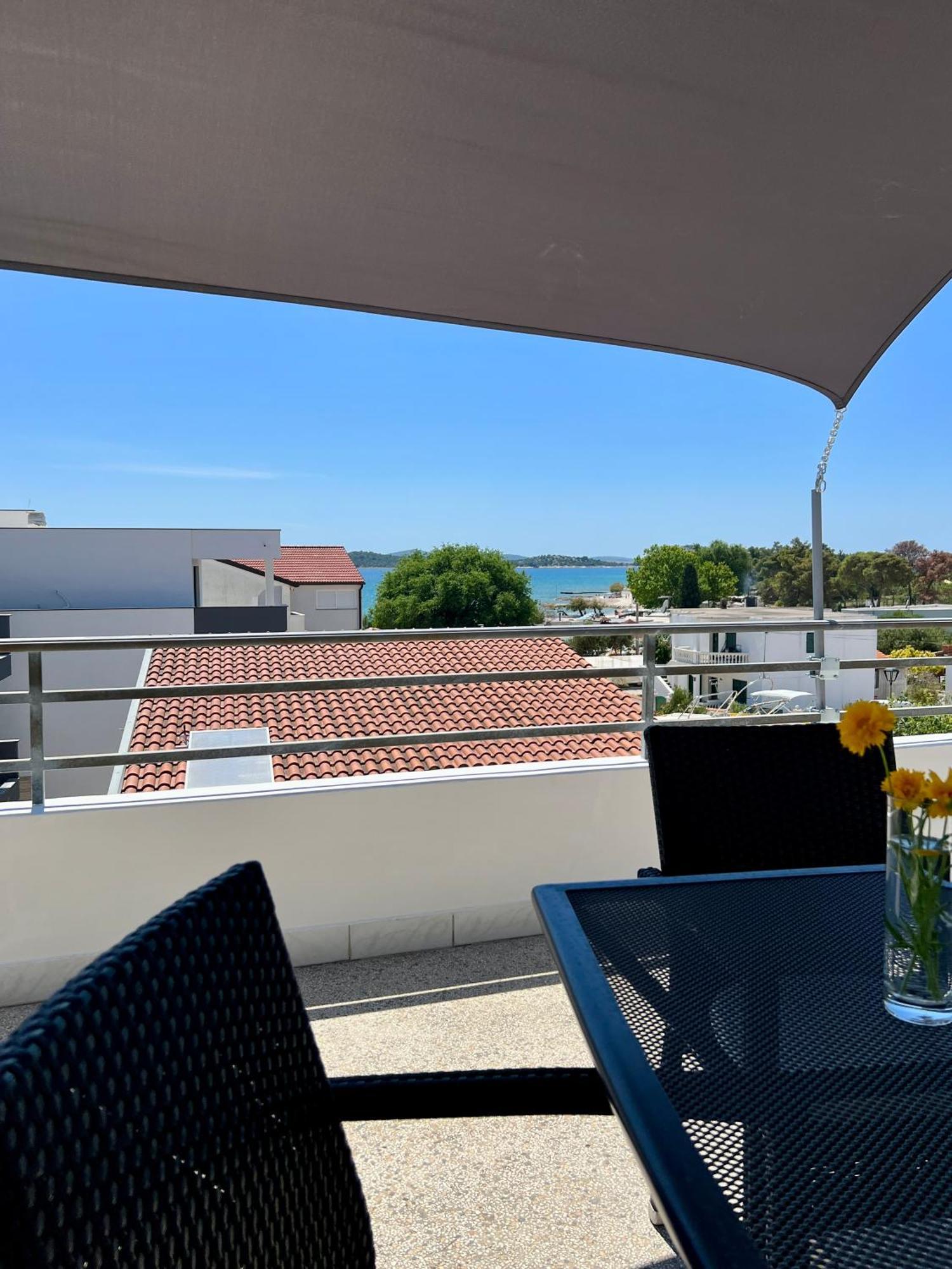 Apartments Dalmatino Vodice Buitenkant foto