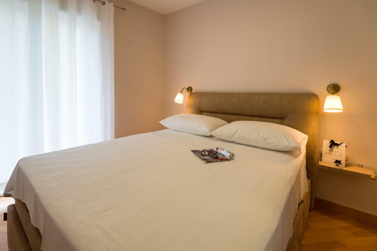 Apartments Dalmatino Vodice Buitenkant foto